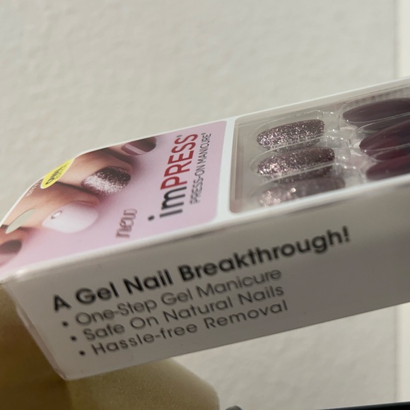 imPRESS Press-On Manicure - Glittery Purple and Soft Pink - Picture 2 of 3